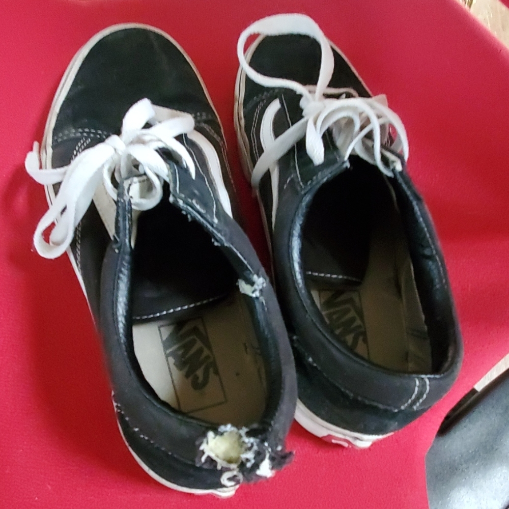 Vans - Picture 3 of 5